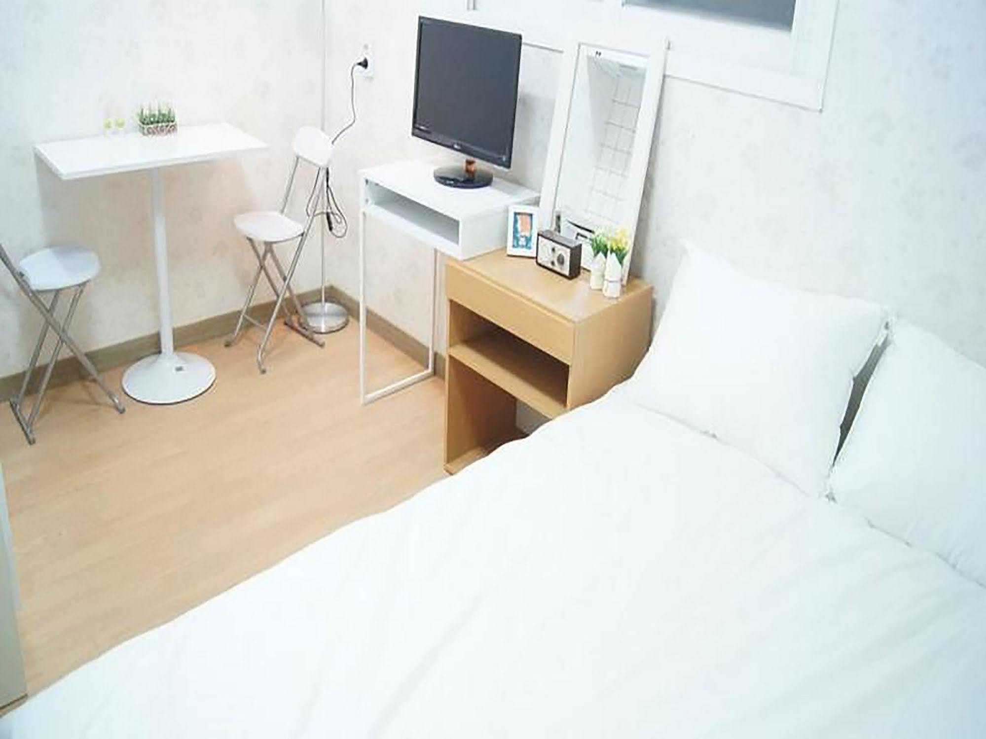 Gom Hostel Dongdaemun Сеул Экстерьер фото